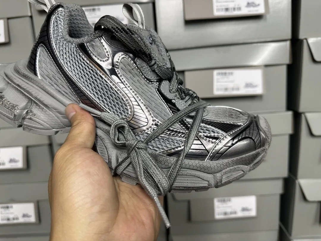 BALENCIAGA 3XL Sneakers