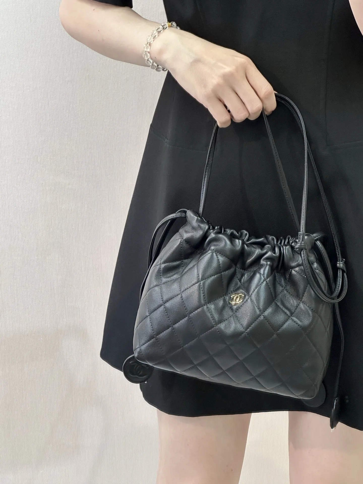 샤 ƆC ⅭＨΑＮＥⅬ ƆC 넬 26S 가죽 스트랩 클러치 AS5227 22-19-8.5cm